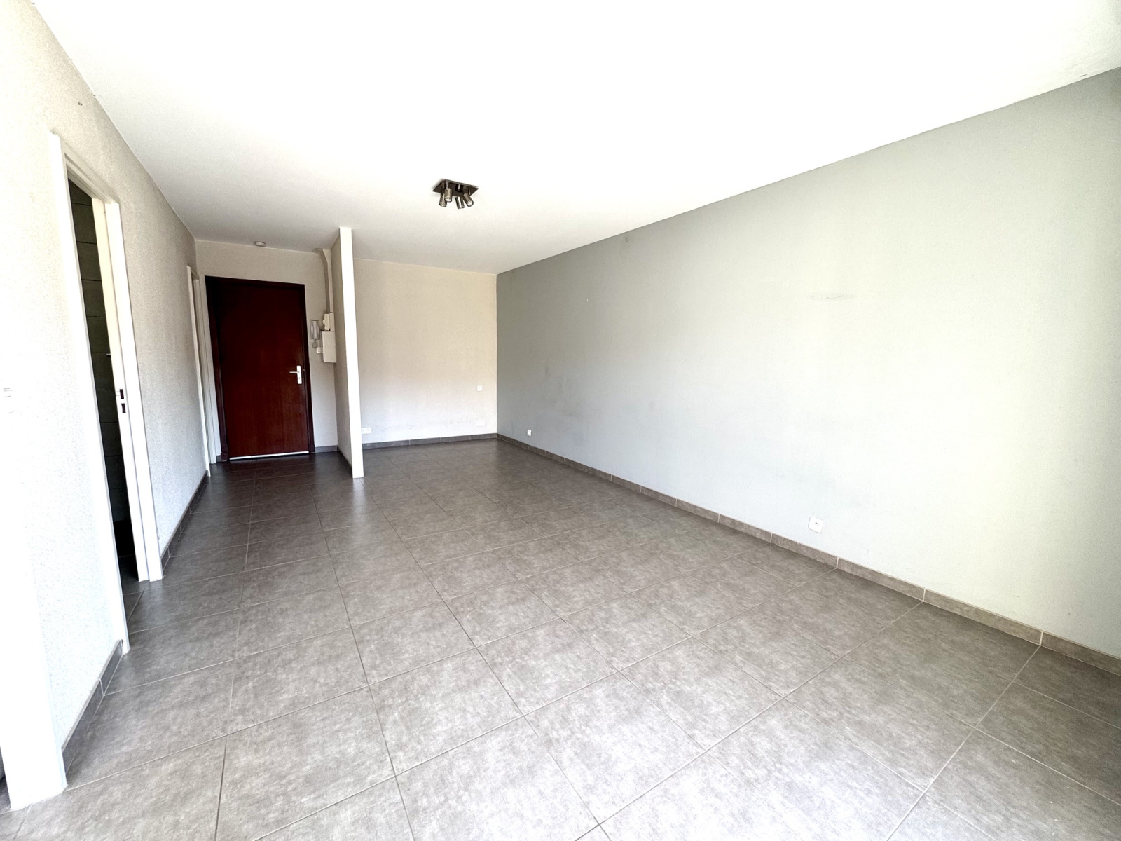 Image_, Studio, Golfe Juan, ref :812