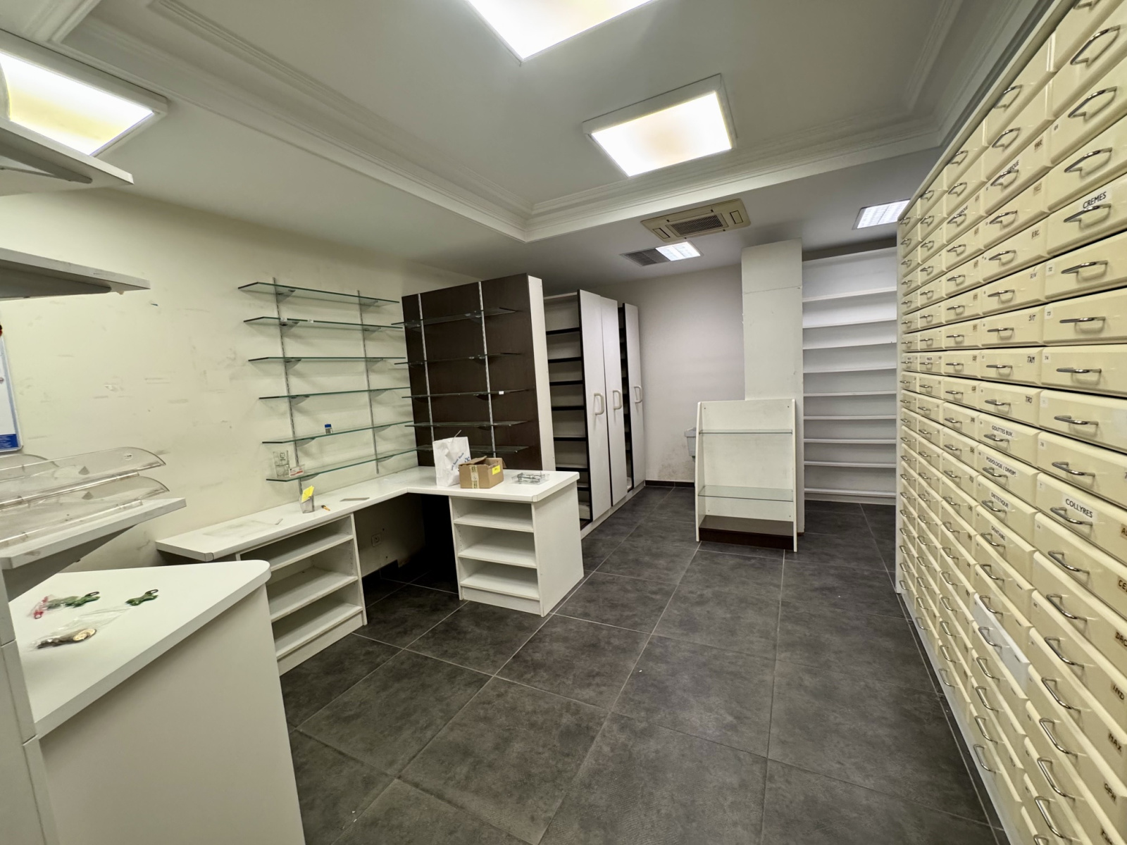 Image_, Commerce, Golfe Juan, ref :813