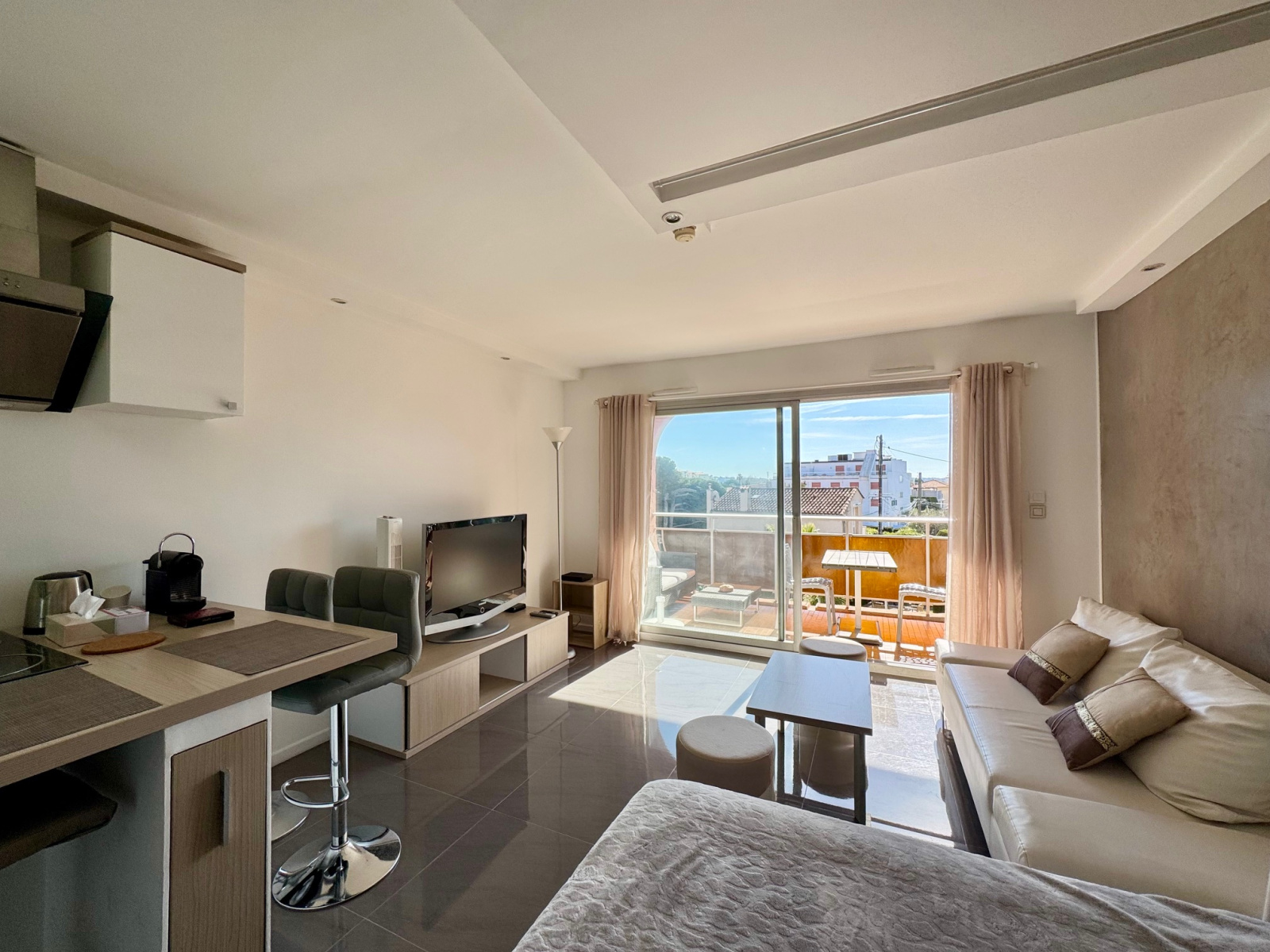 Image_, Studio, Golfe Juan, ref :808