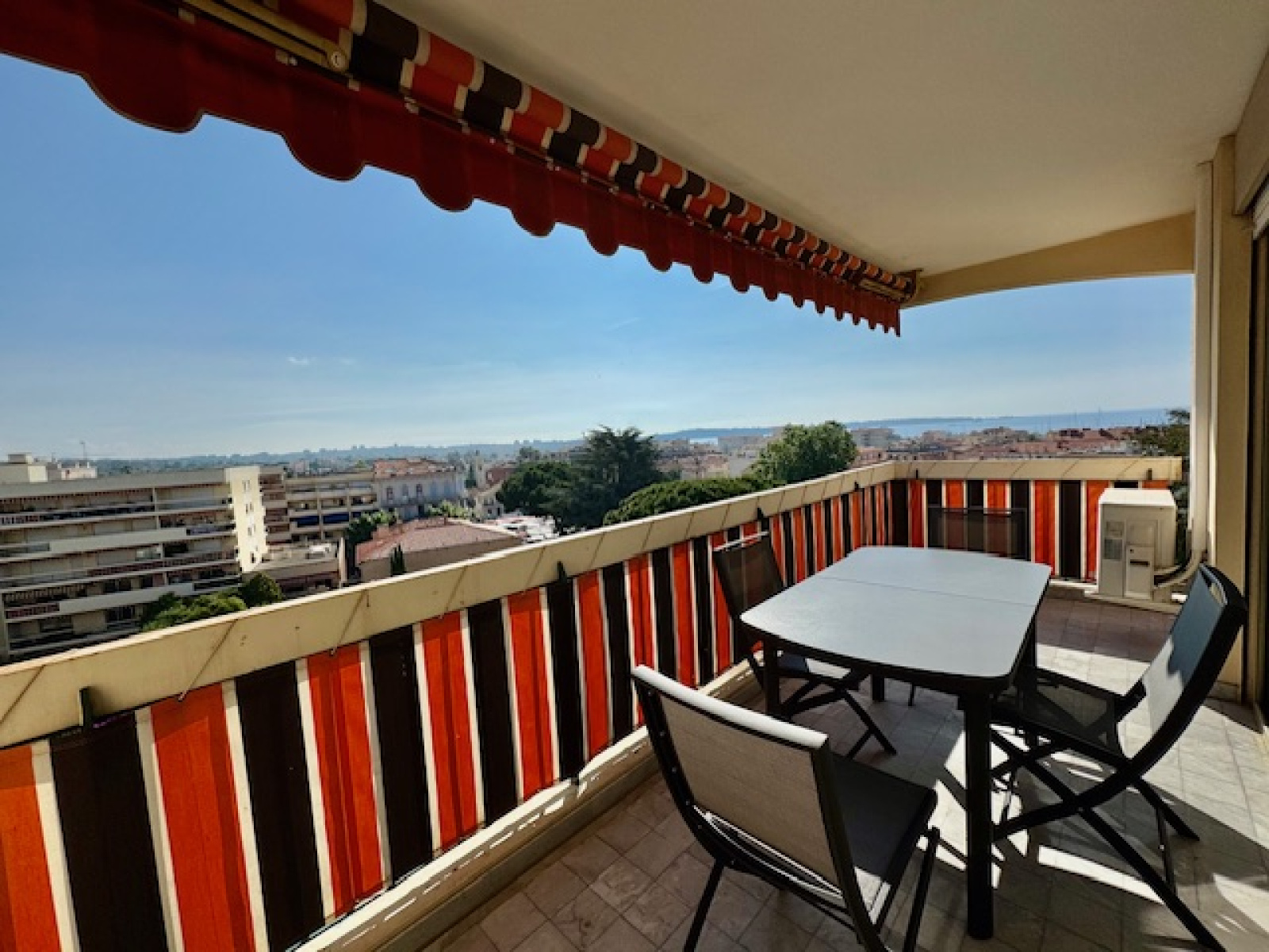 Image_, Studio, Golfe Juan, ref :795