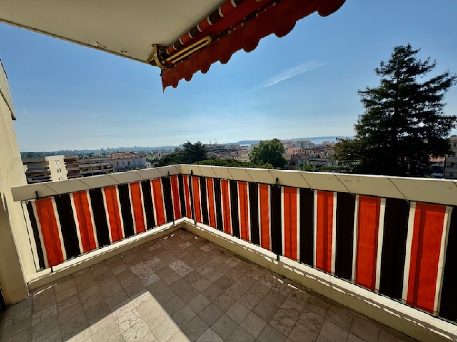 Image_, Studio, Golfe Juan, ref :795